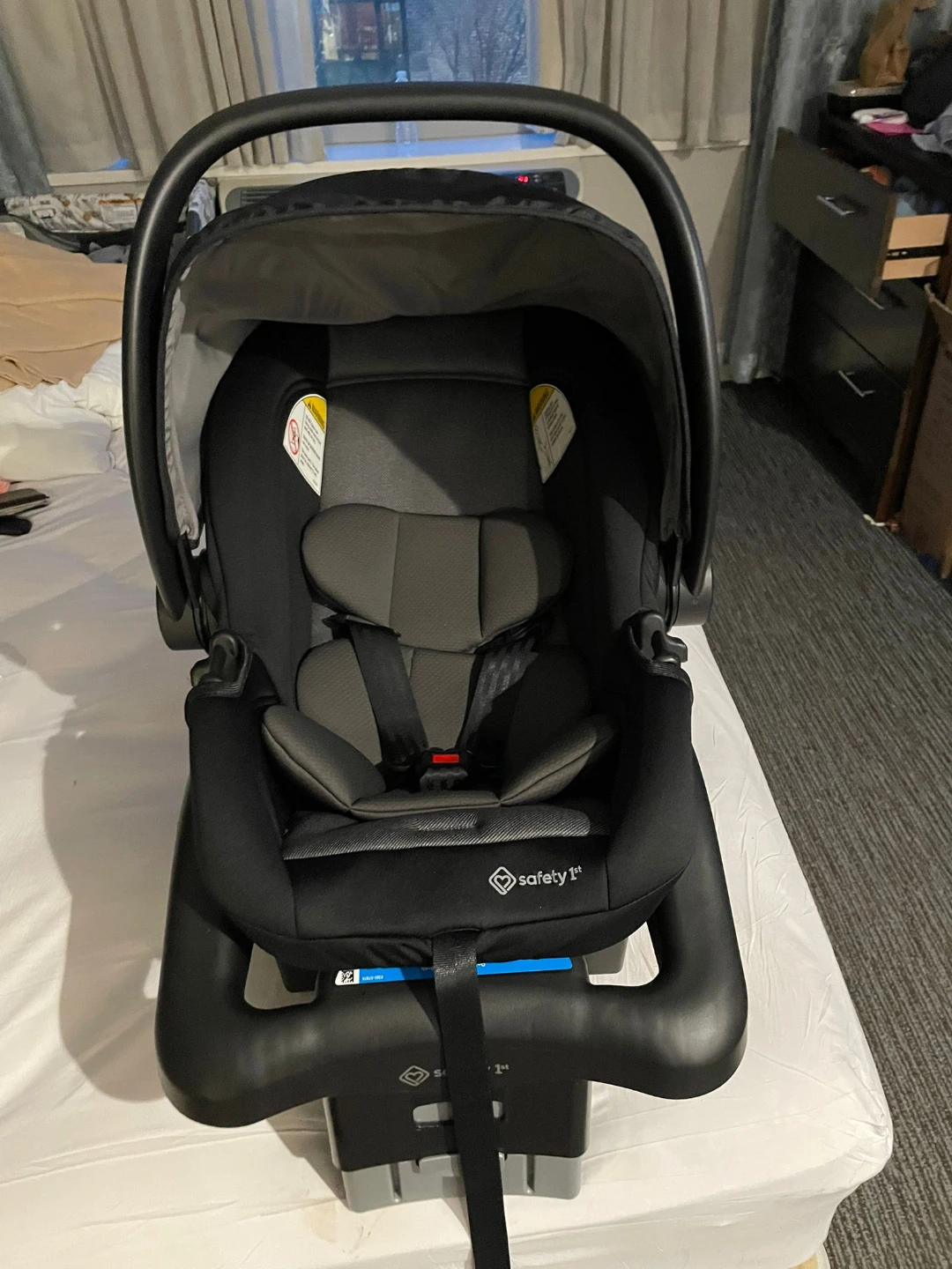 Safety 1st Infant Car Seat with Base - photo 3