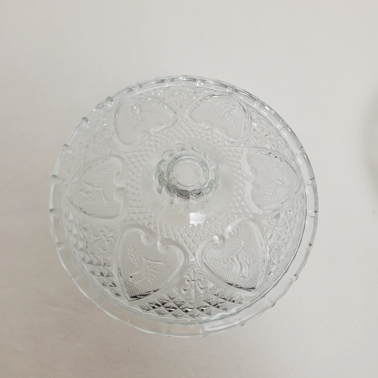 Set of 2 Clear Glass Heart Pattern Candy Dishes with Lids 🥕 - photo 3