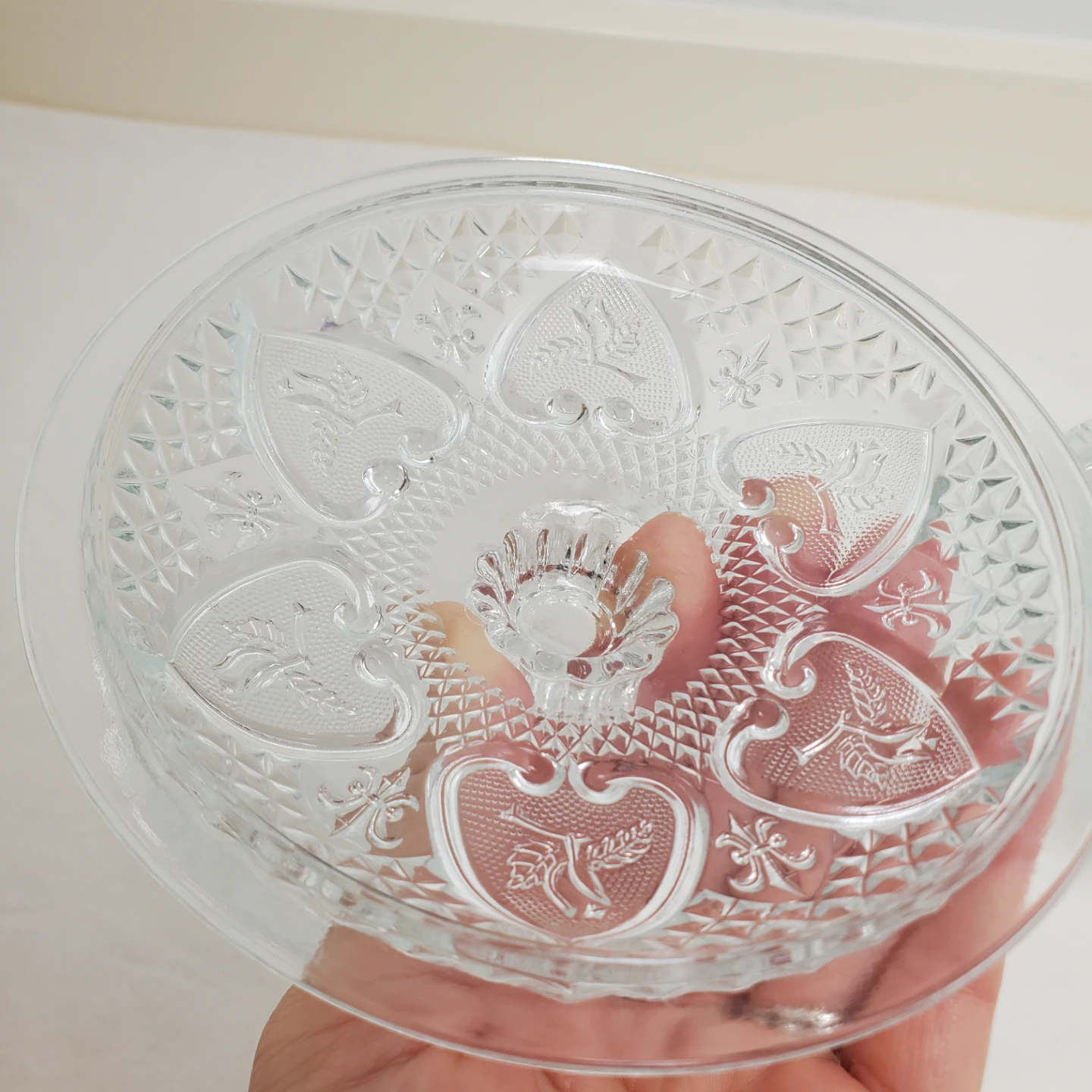 Set of 2 Clear Glass Heart Pattern Candy Dishes with Lids 🥕 - photo 4
