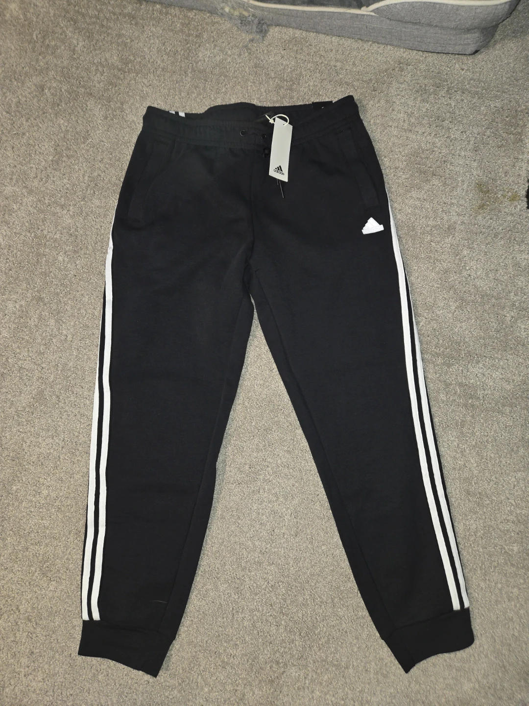 BNWT Adidas Black Regular Fit Tapered Leg Sweatpants - Size L