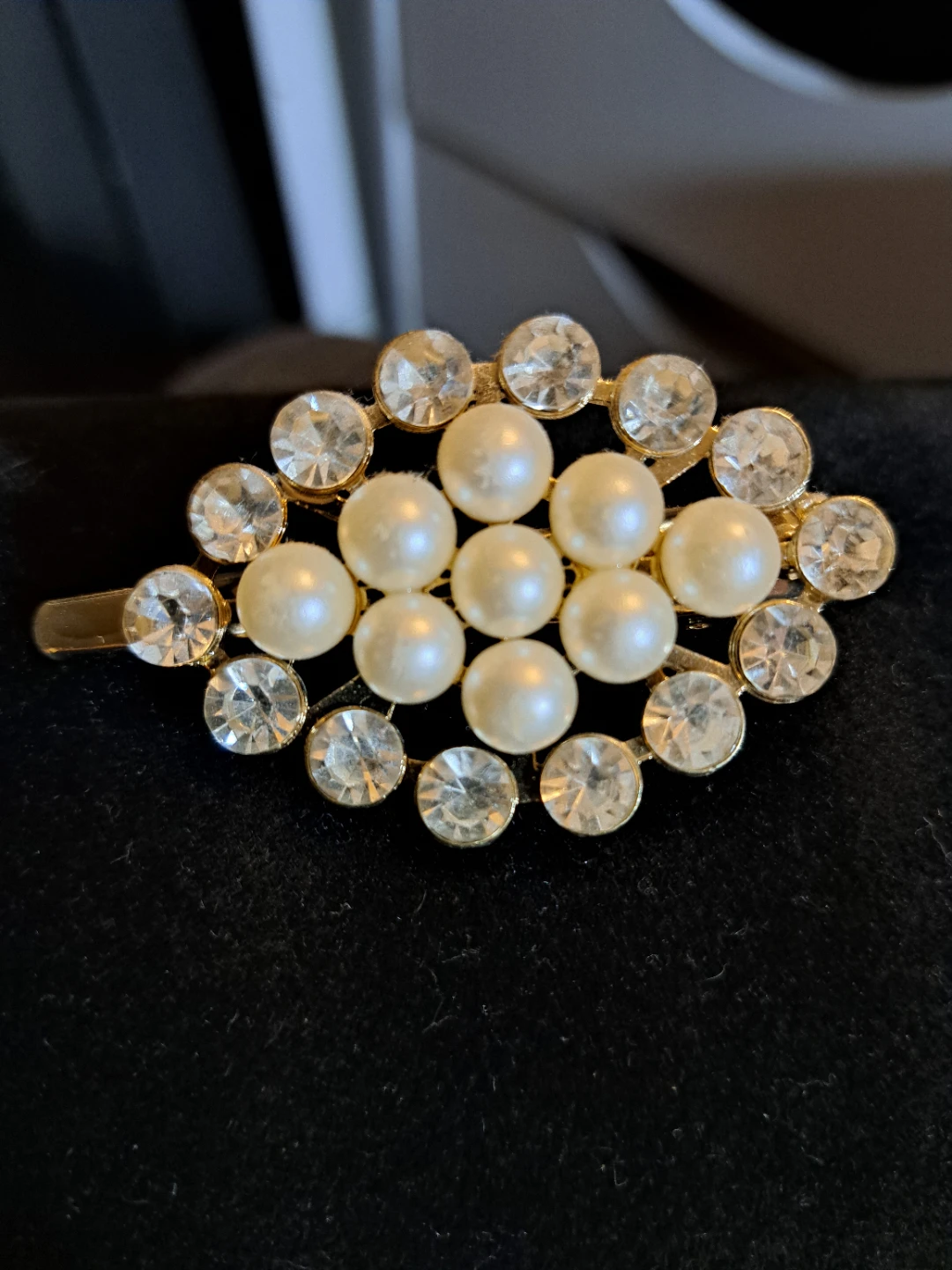 Gold tone pearl and rhinestone hair clip