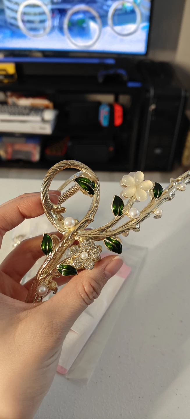 Set of 3 Hair Pins and 1 Hair Claw Clip lot - photo 2
