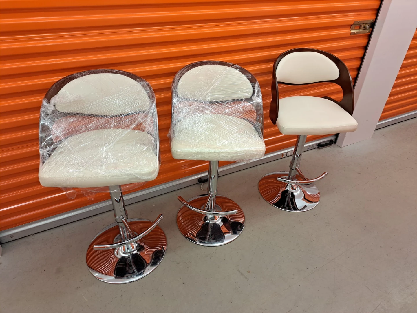 Set of 3 Adjustable Bar Stools - White and Brown - photo 2