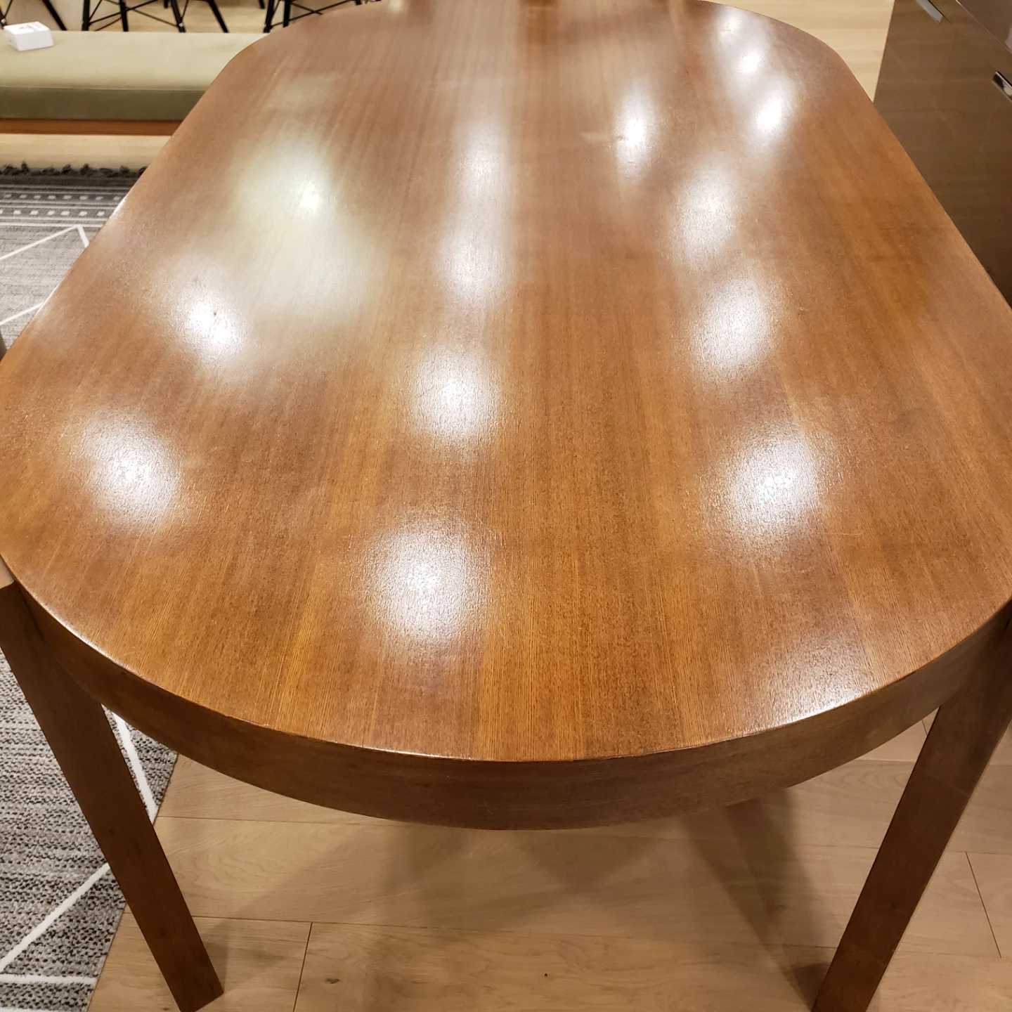 Modern wooden Dining Table with Chairs