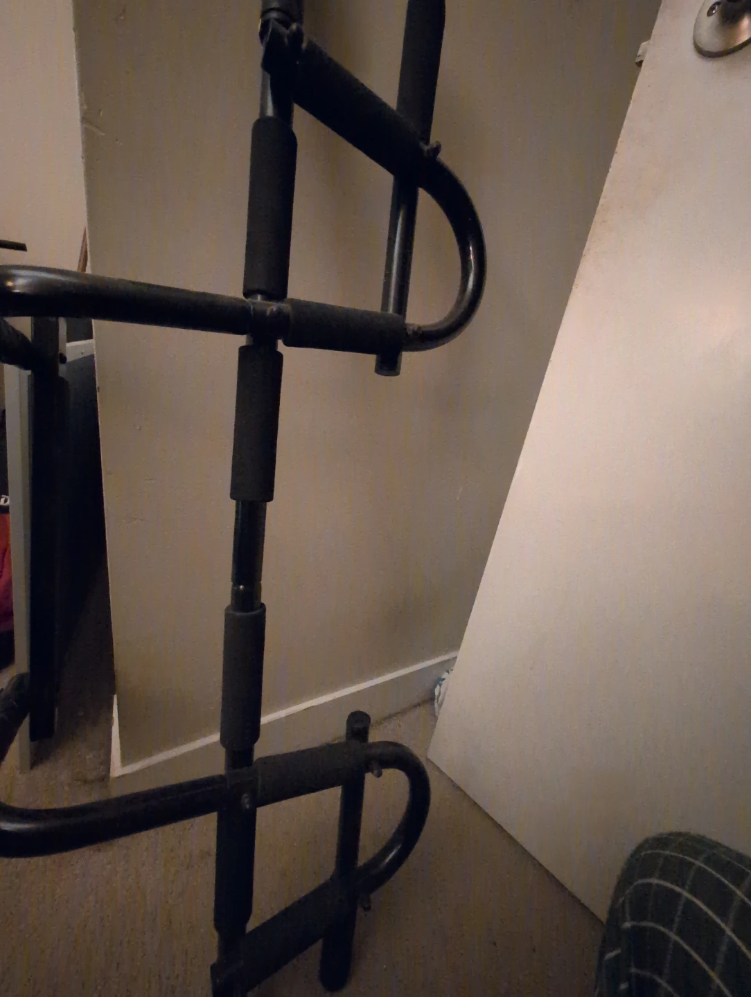 Doorway Pull-Up Bar