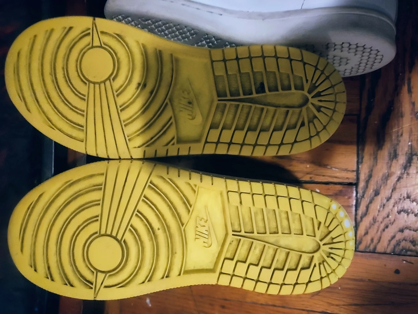 Bundle: Nike Jordan 1 & Adidas Stan S Kids Shoes Sizes 1 and 1.5 - photo 4
