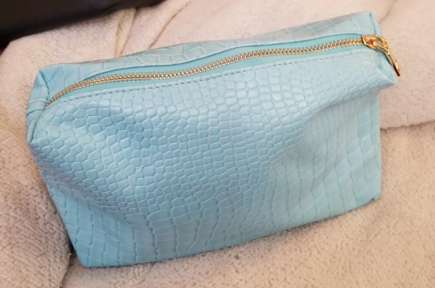 Baby Blue Faux Croc Tote Bag with Matching Pouch - photo 4