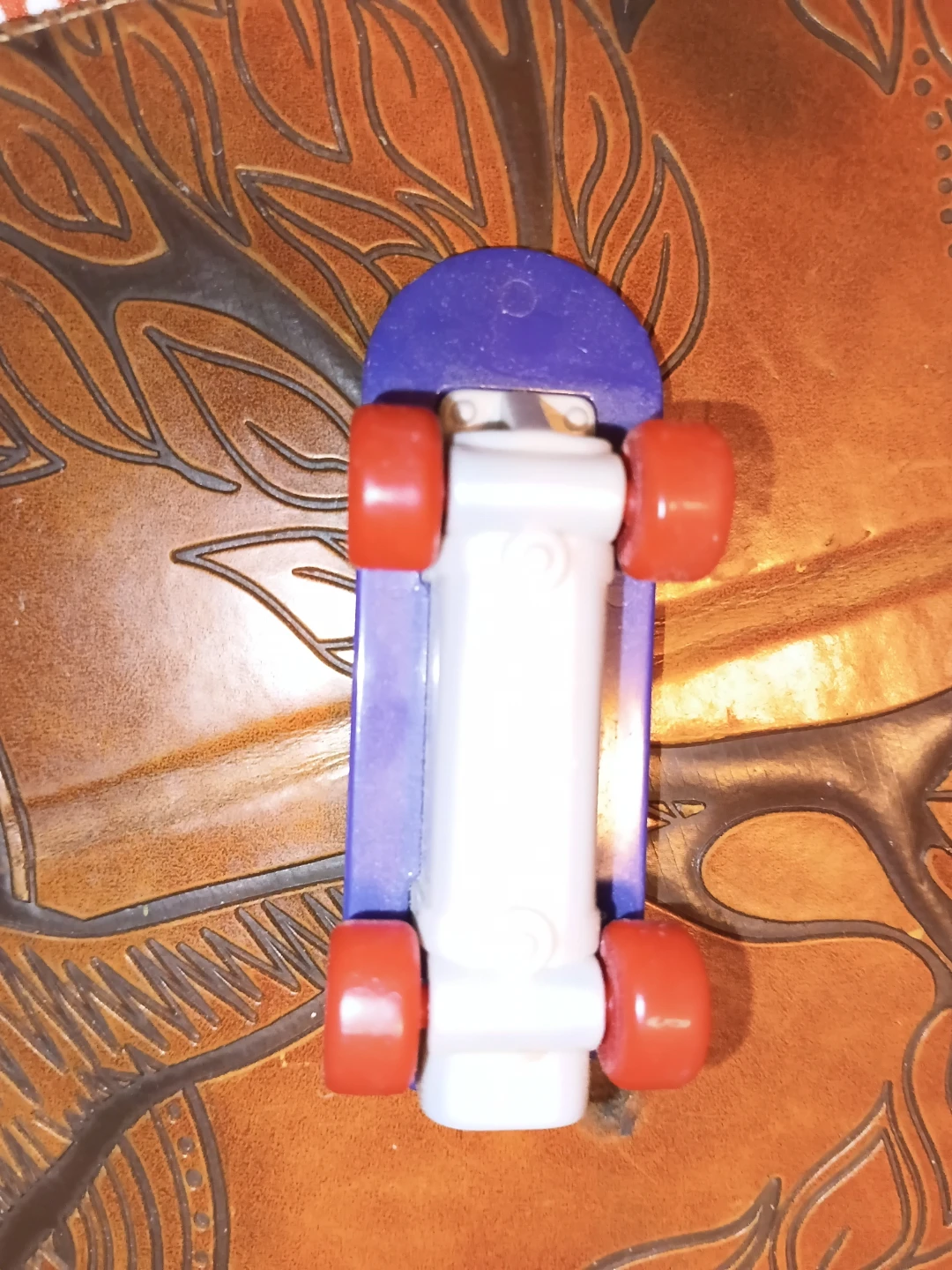 Mini Finger Skateboard Toy - photo 2