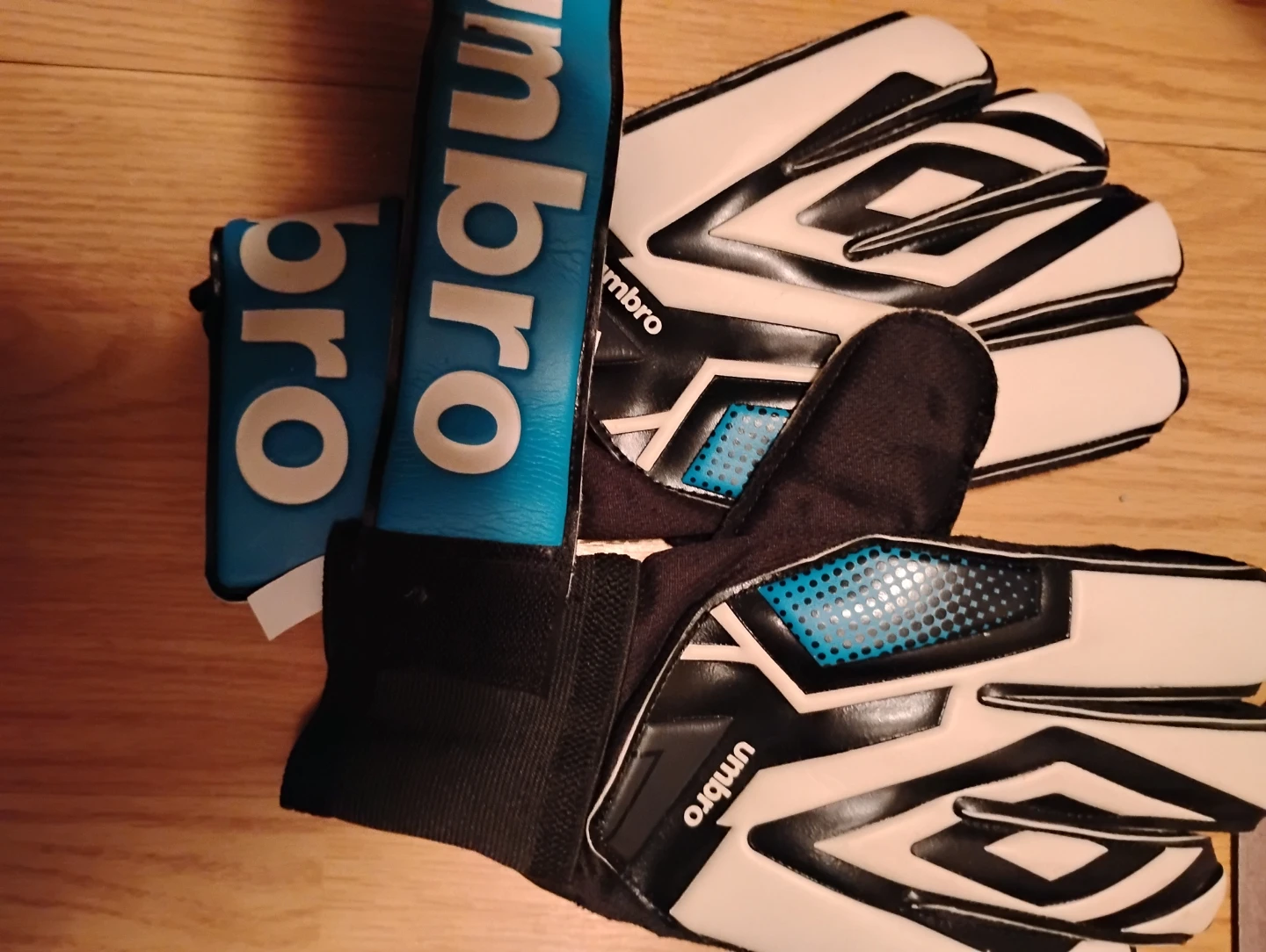 UMBRO Goalkeeper Gloves 🥕🥕🥕 - photo 4