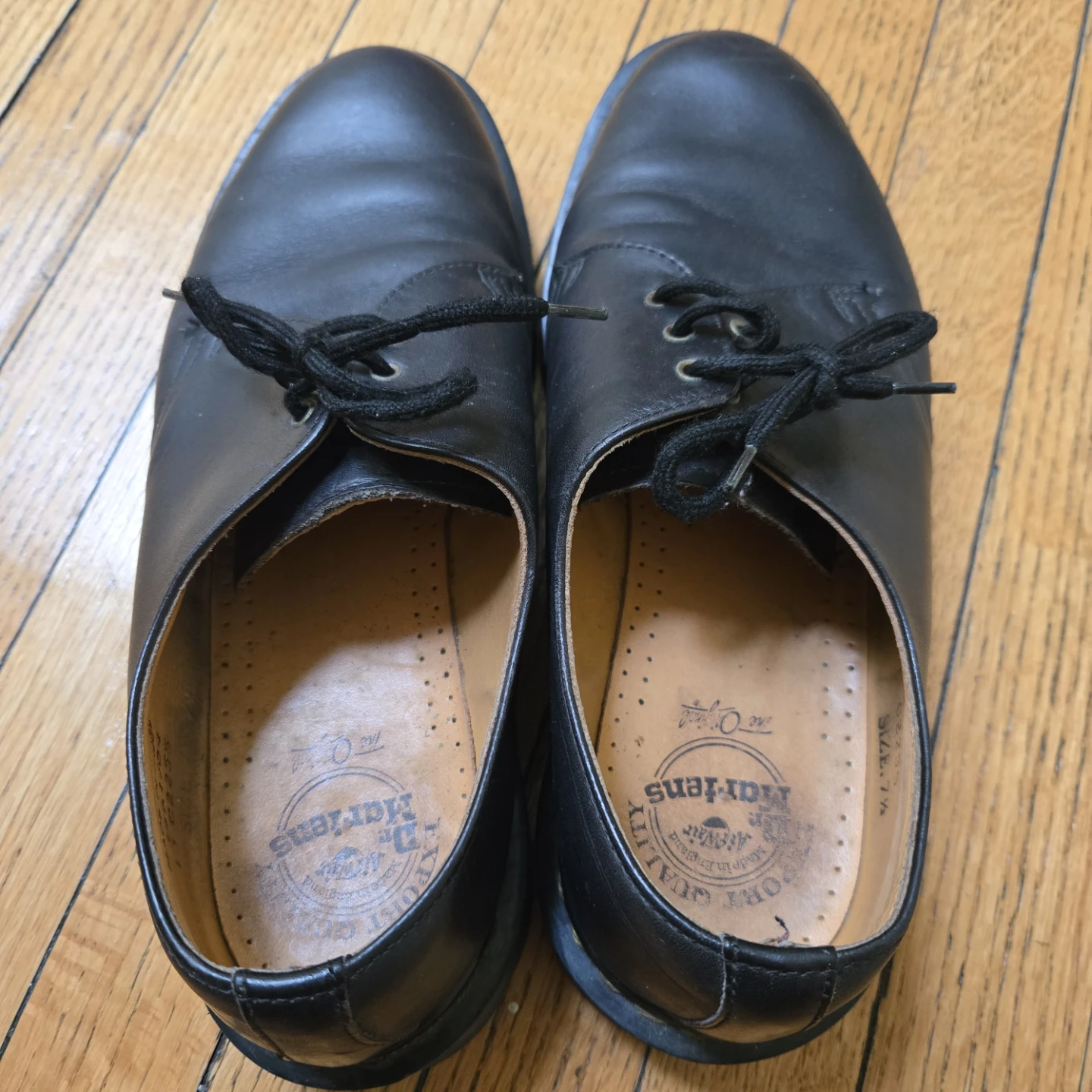 Dr. Martens Black Leather Oxford Shoes Size 7.5 - photo 2