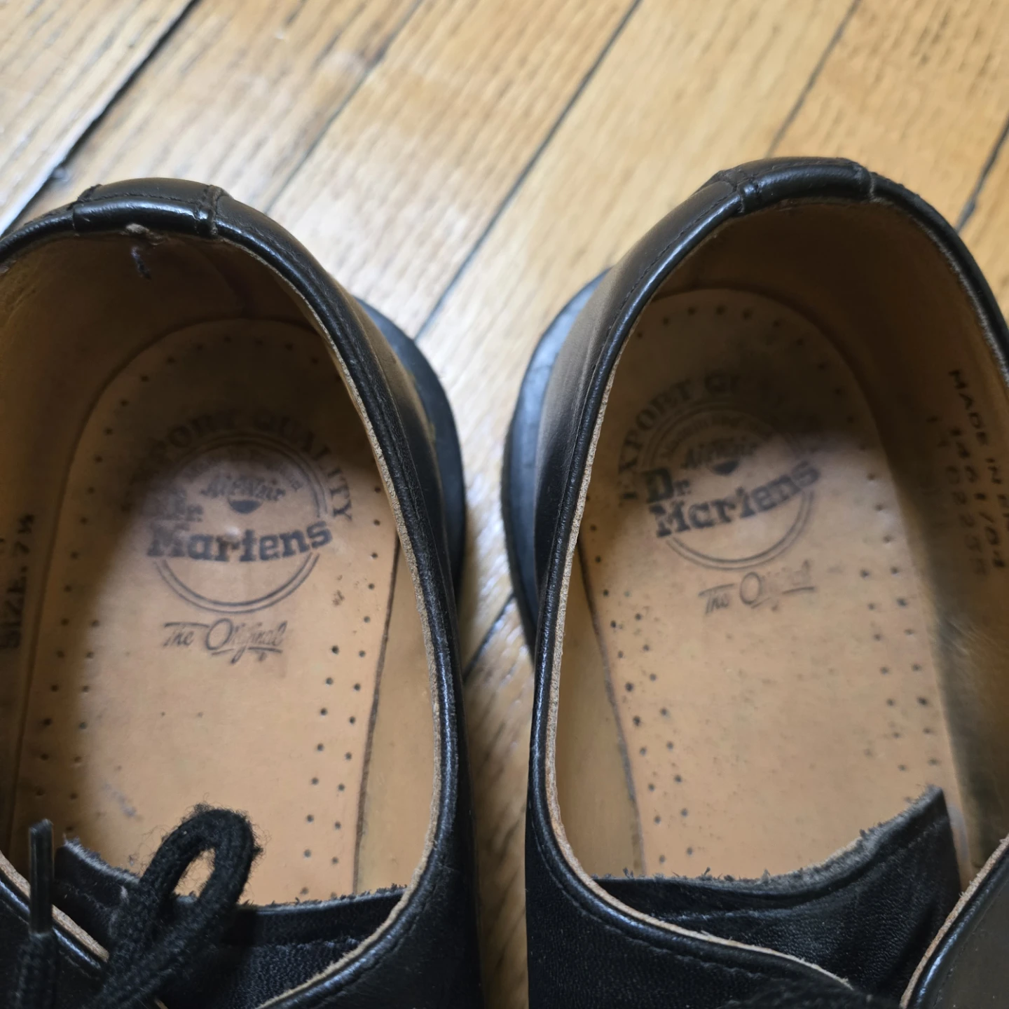 Dr. Martens Black Leather Oxford Shoes Size 7.5 - photo 3