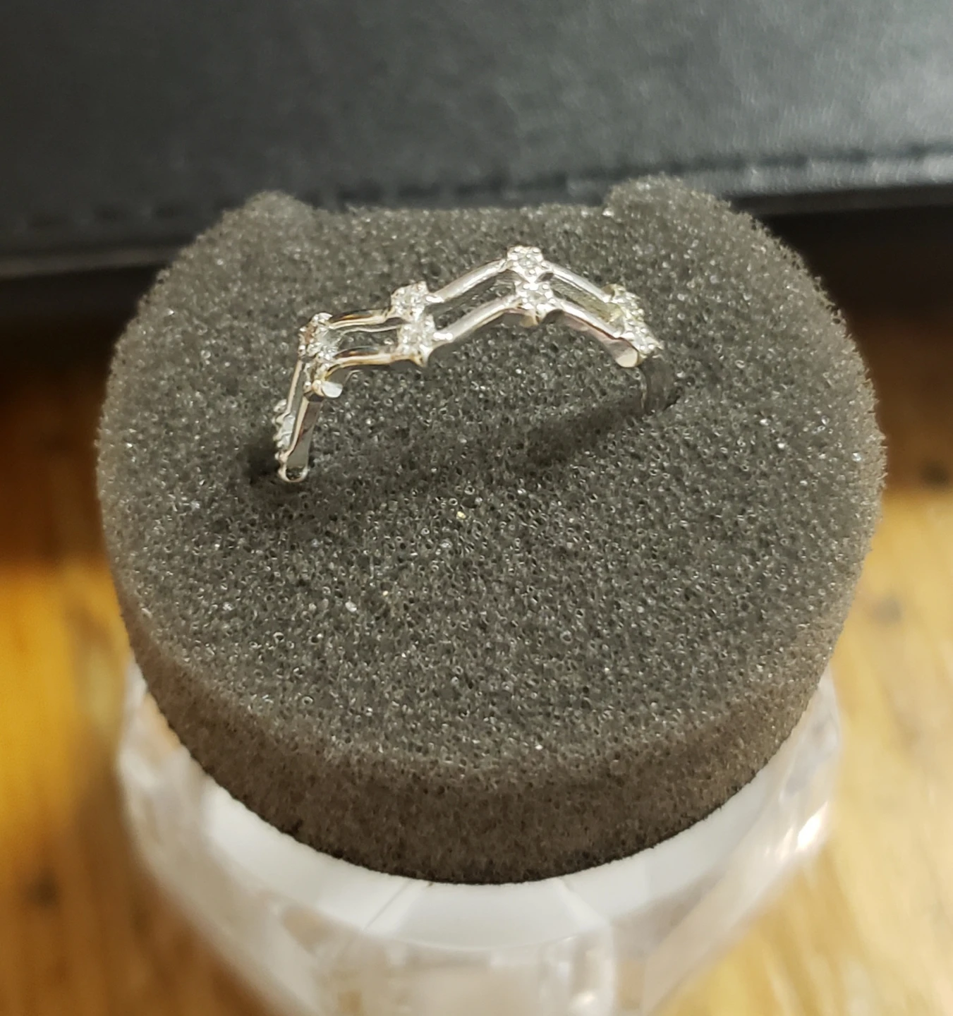 925 Silver Ring with CZ Stones.adjustable.fit  size 5 to 7 - photo 2