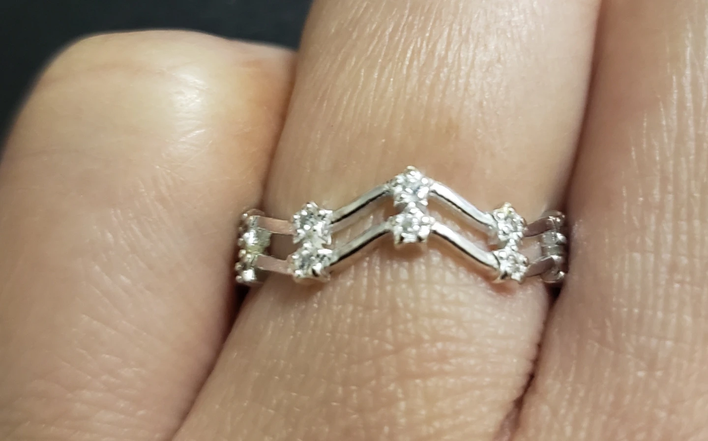 925 Silver Ring with CZ Stones.adjustable.fit  size 5 to 7 - photo 3