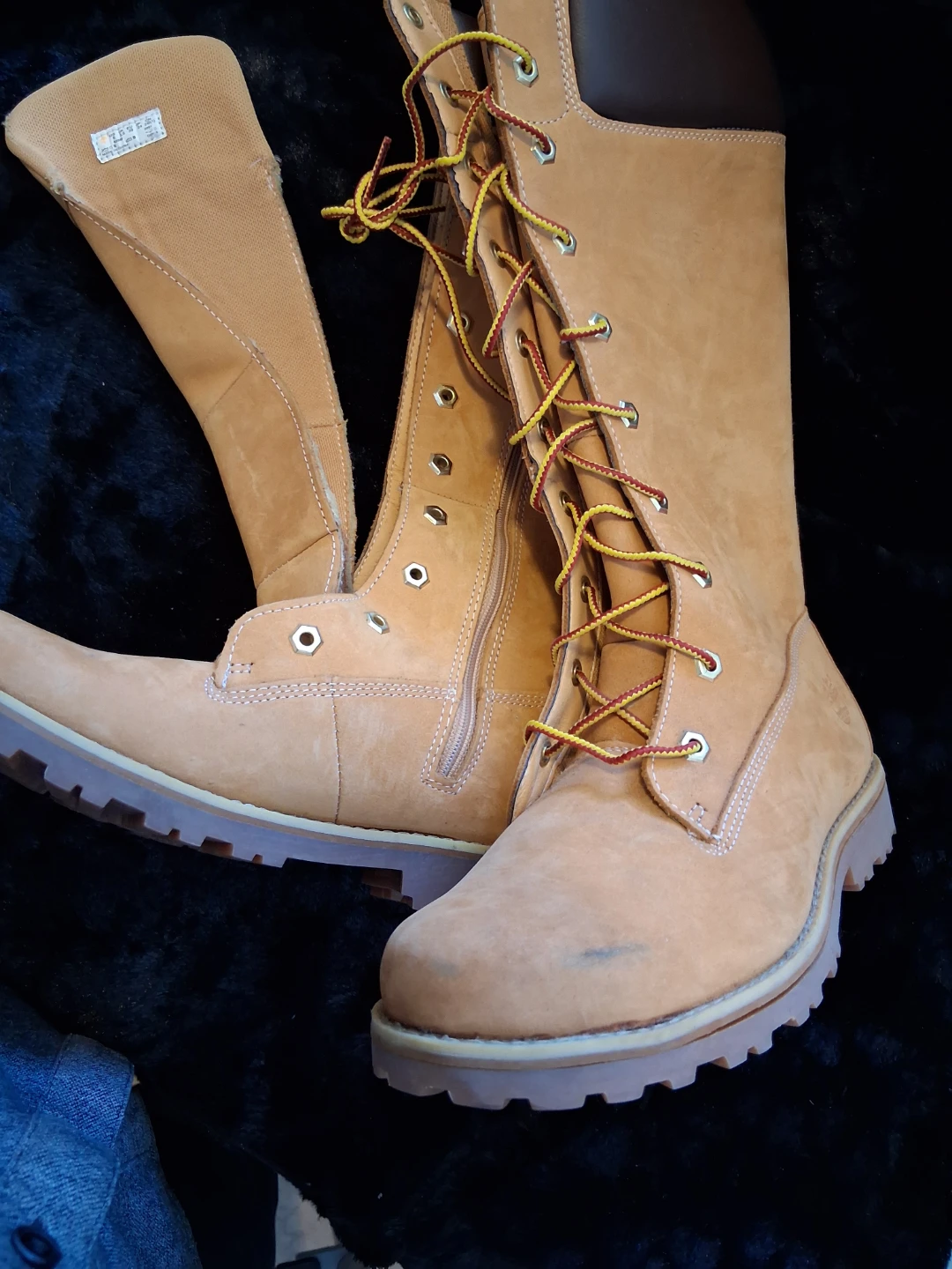 Timberland Women's Lace-Up Boots, the ribbon is missing