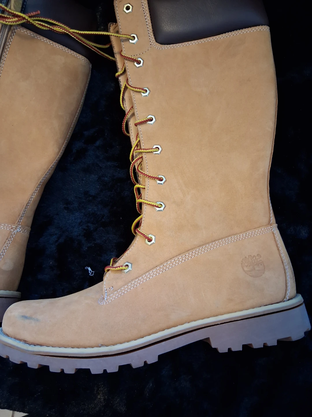 Timberland Women's Lace-Up Boots, the ribbon is missing - photo 2