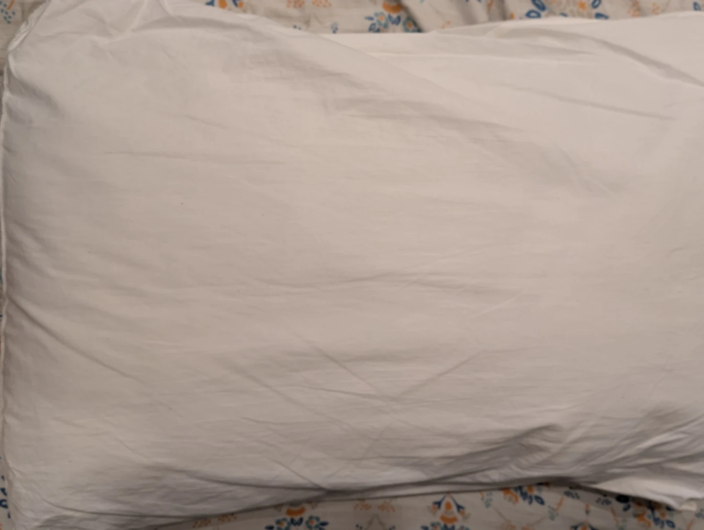 Pillow - photo 2