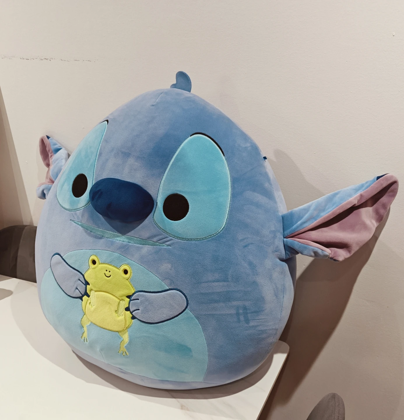 Squishmallows Official Disney 20-Inch Stitch with Frog  - photo 5