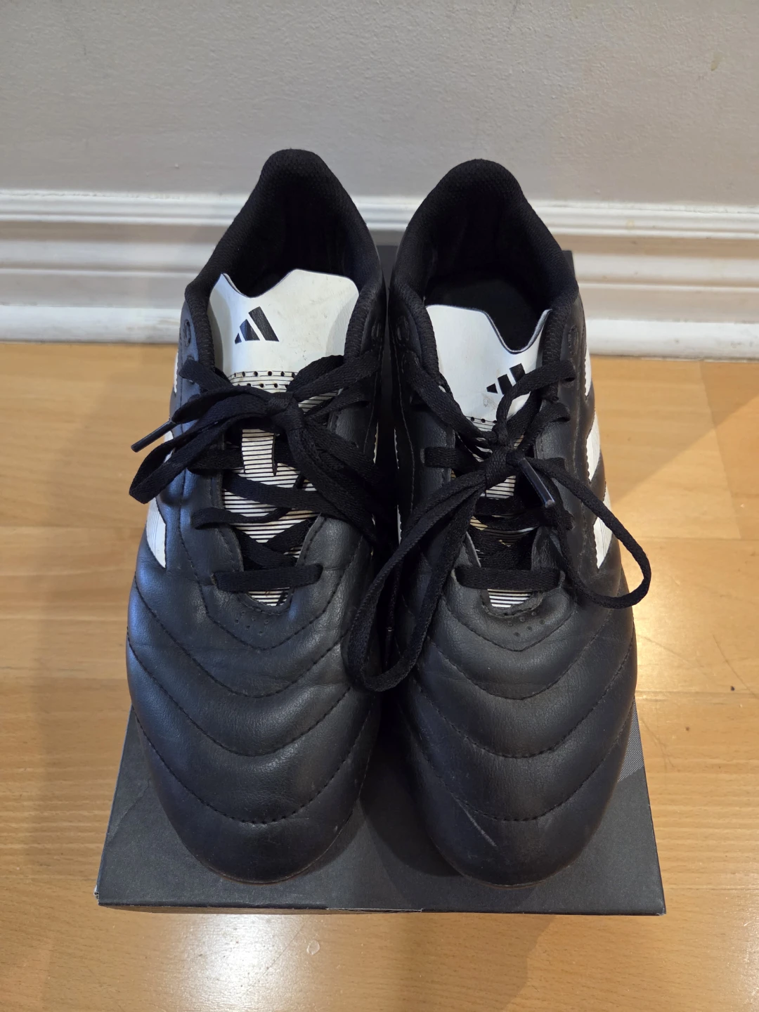 Adidas Soccer Cleats Size 8 - photo 2