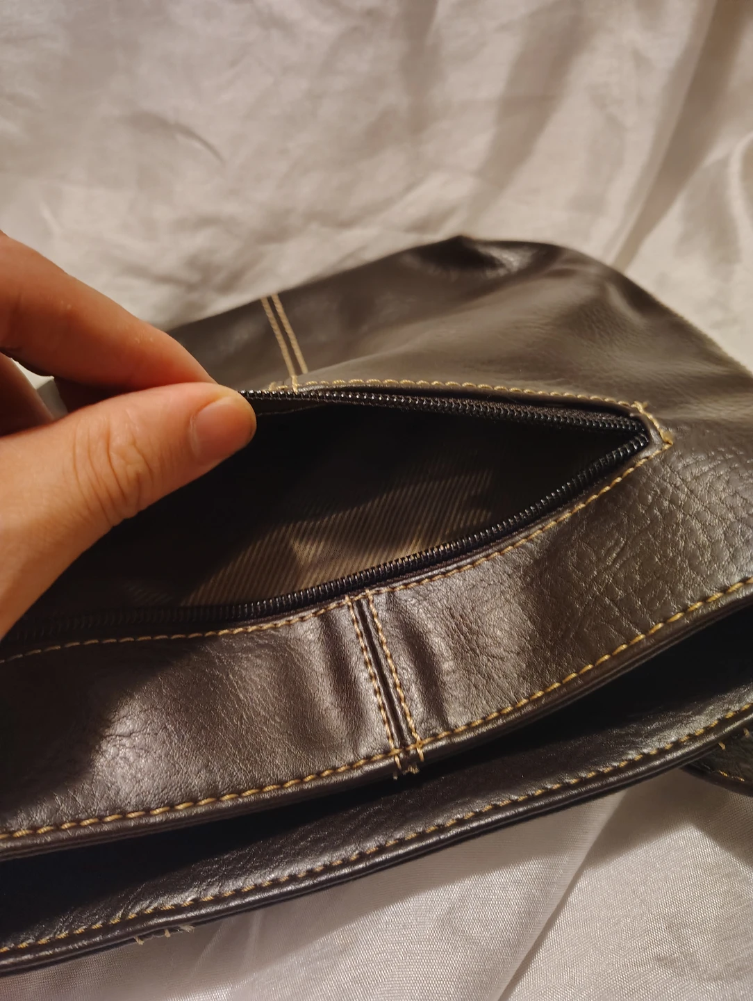 Elegant Brown Faux Leather Shoulder Bag, cross body Unisex - photo 4