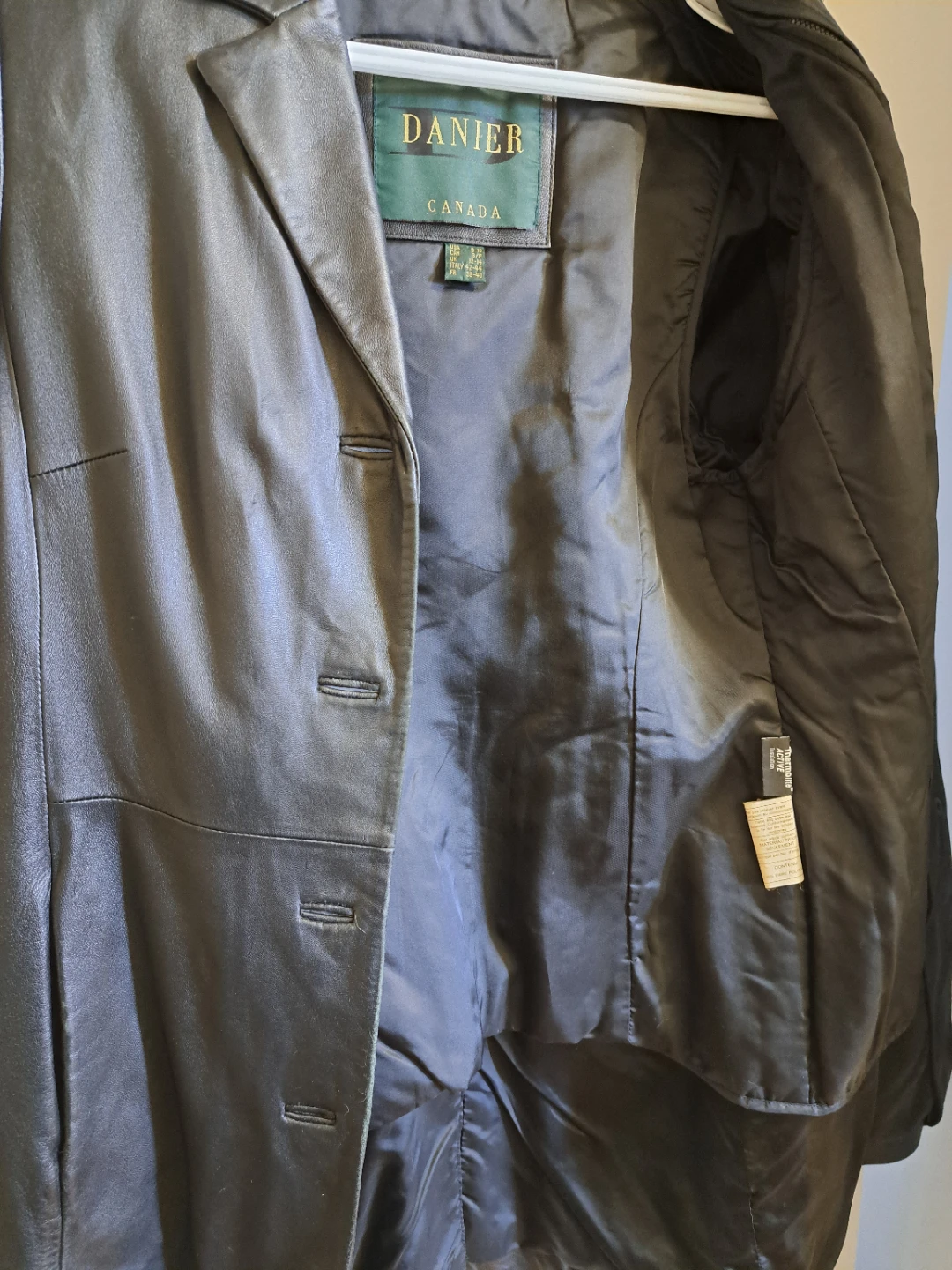 Danier Canada Leather Jacket - photo 3