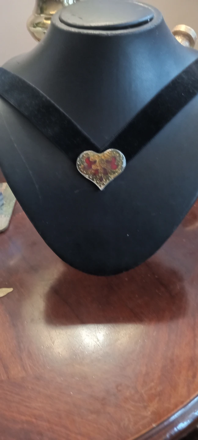 Velvet Choker Necklace with Heart Pendant