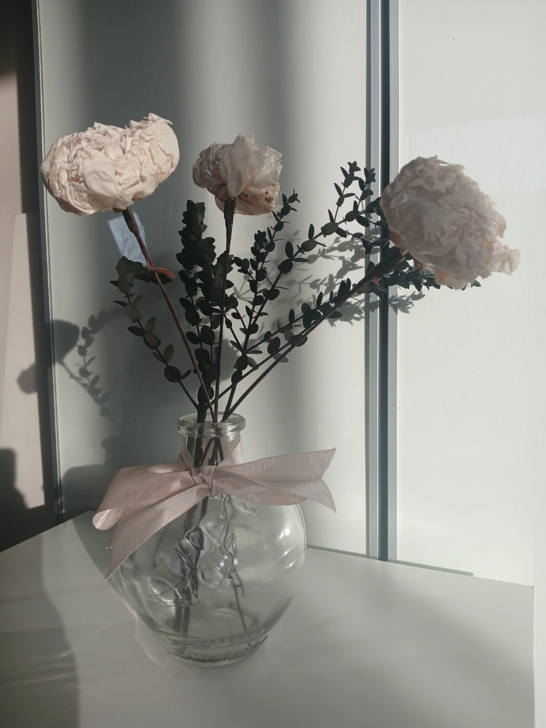 Decorative Dried Flower Arrangement in Glass Vase