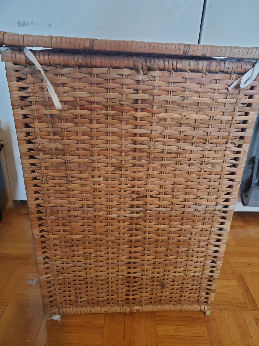 Wicker hamper