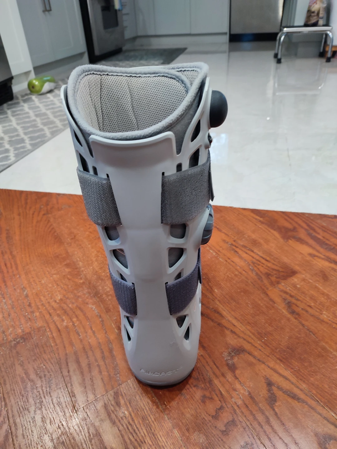 Aircast boot - left foot achilles injury - photo 3