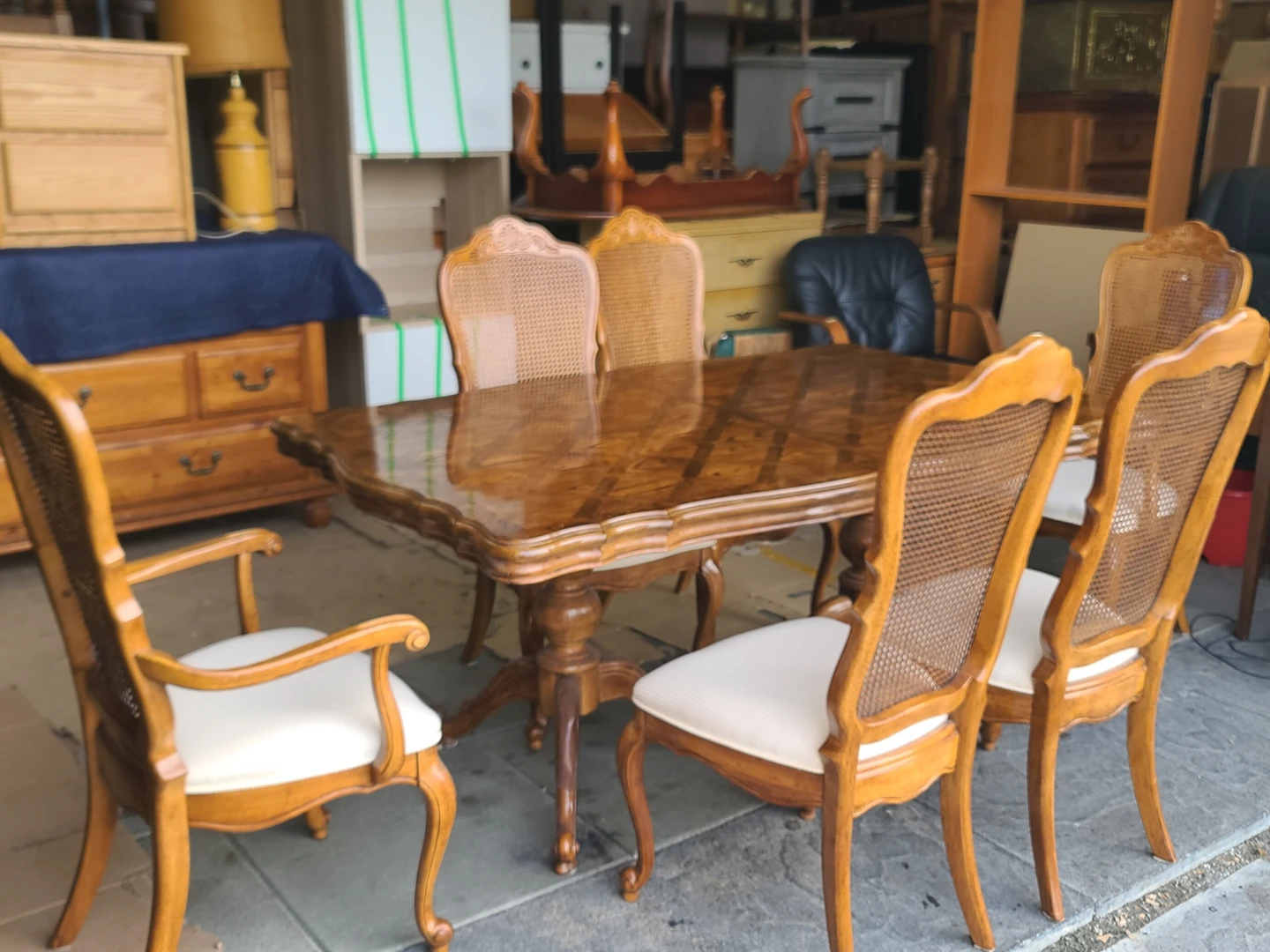 French Provincial Dining Set - Extendable Table & 6 Back Chairs - photo 2