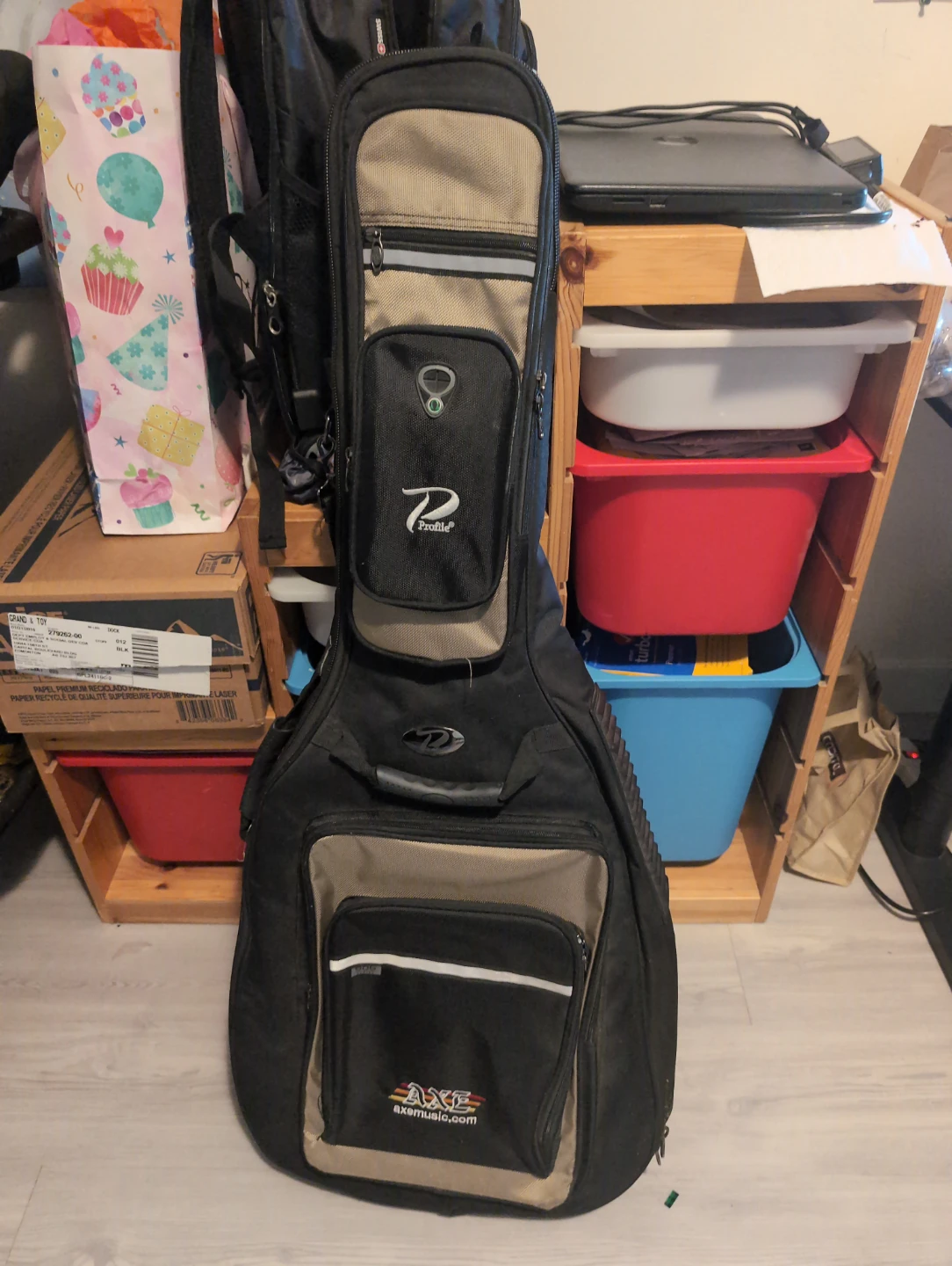 Yamaha Electric/Acoustic Guitar in Gig Bag - photo 2