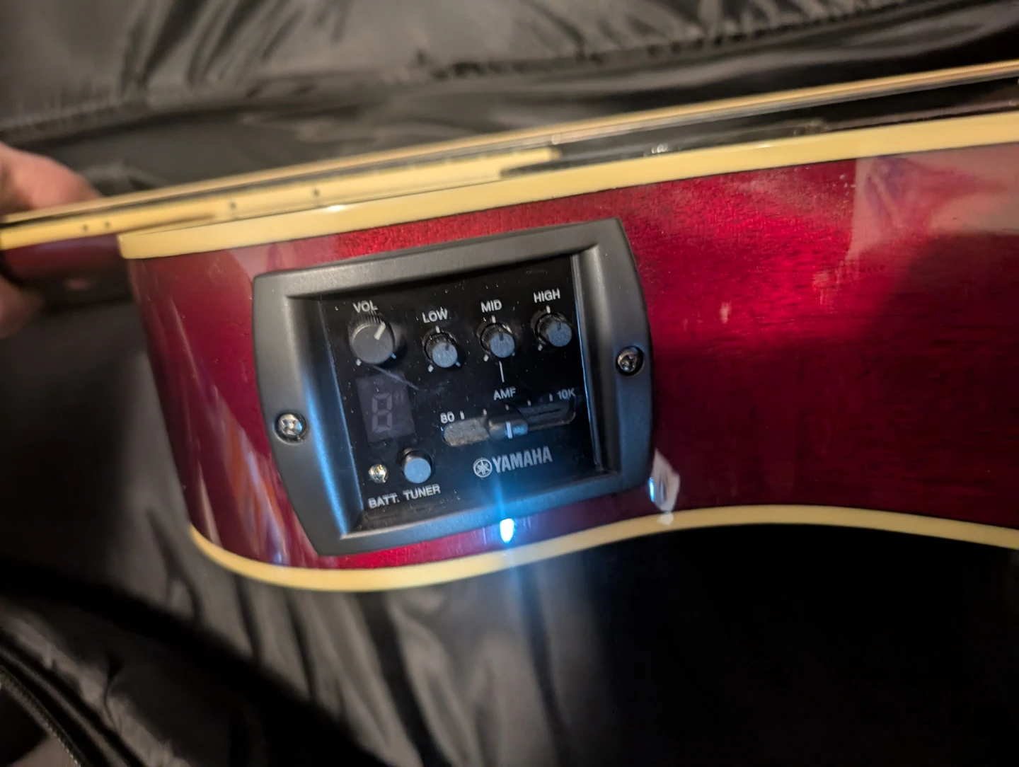 Yamaha Electric/Acoustic Guitar in Gig Bag - photo 3