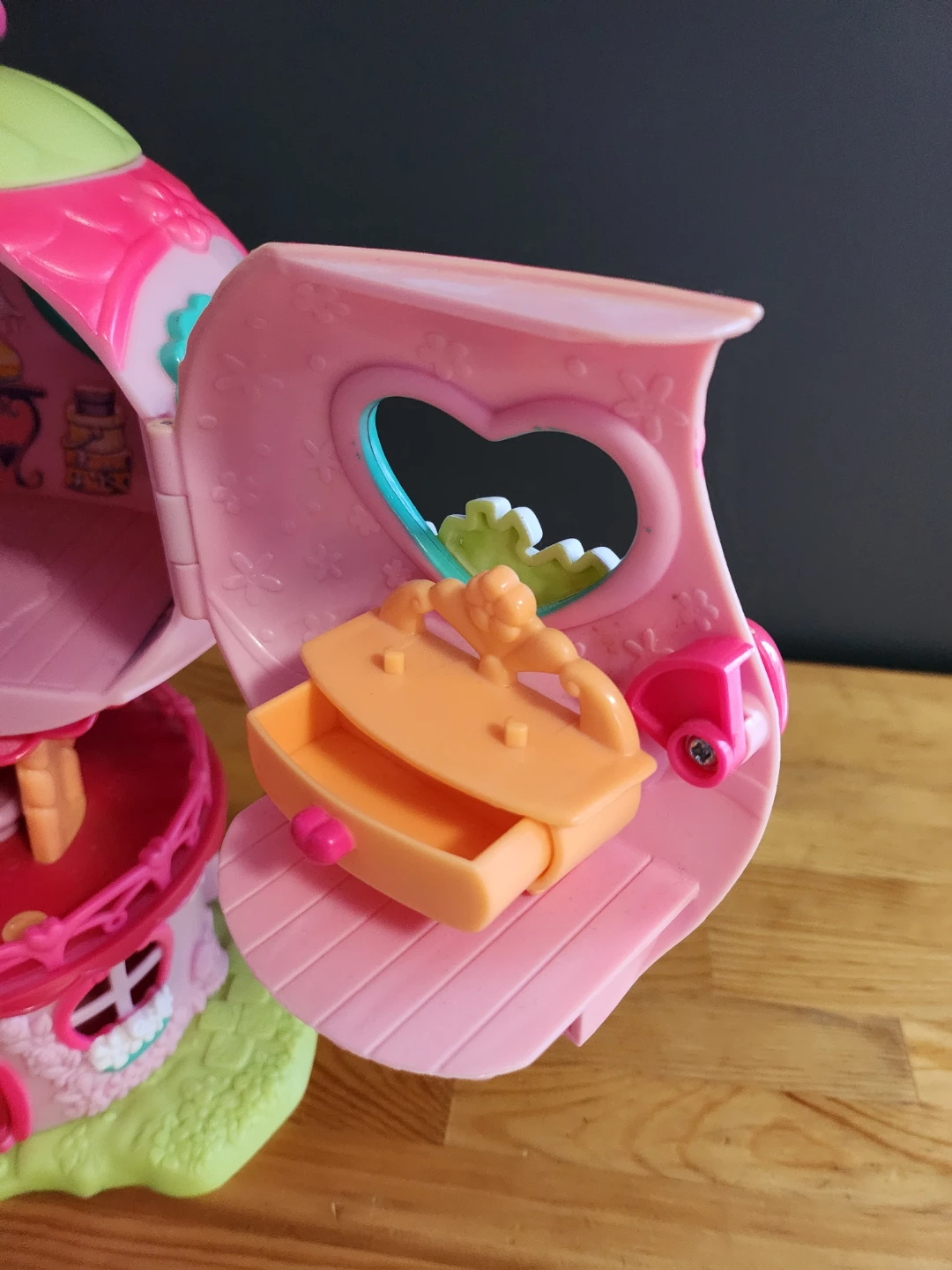 My Little Pony Pinkie Pie's Balloon House in Ponyville - photo 4