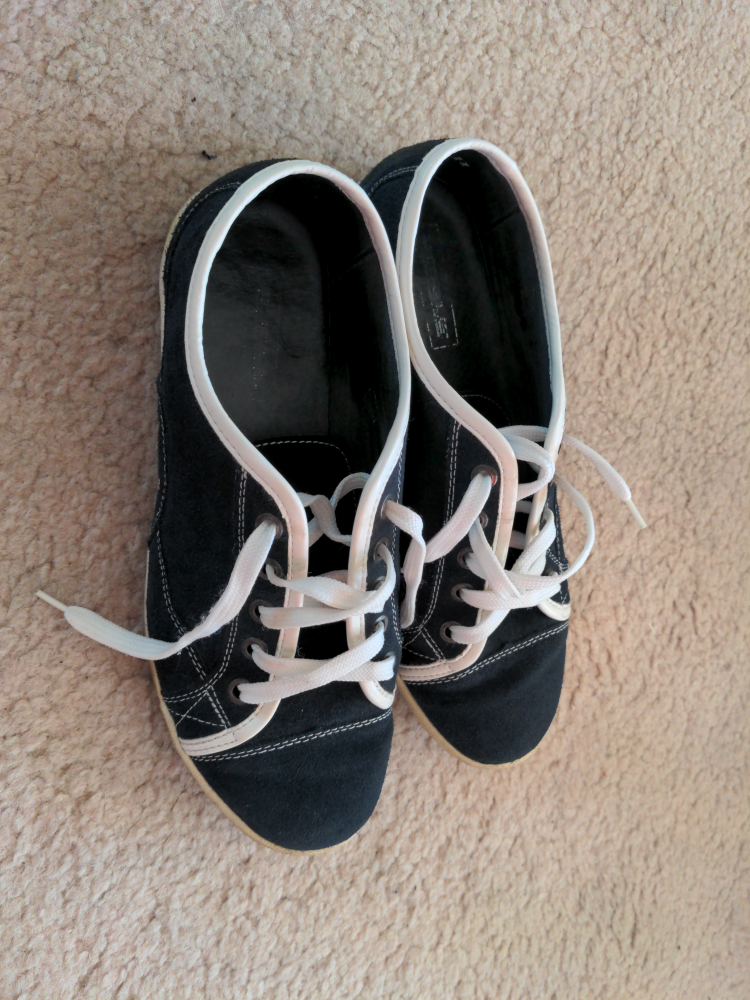 Suede Sneakers eur 39, w us8-8.5 - photo 2