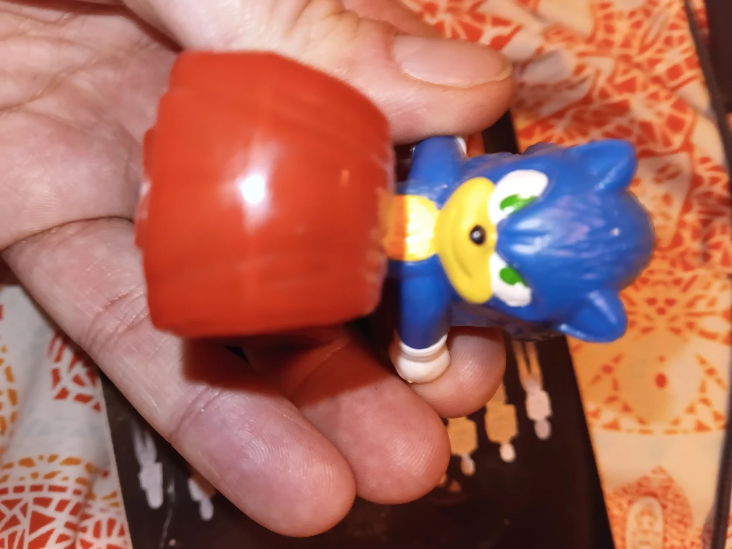 Sonic the Hedgehog figurine with red accessory