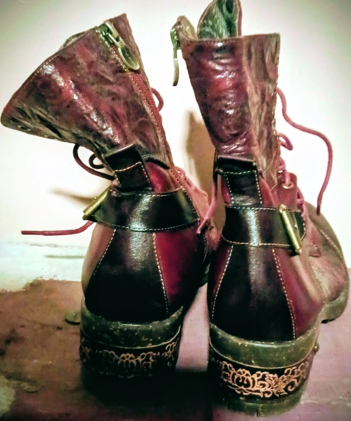 L'Artiste Burgundy Lace-Up Combat Boots - photo 3