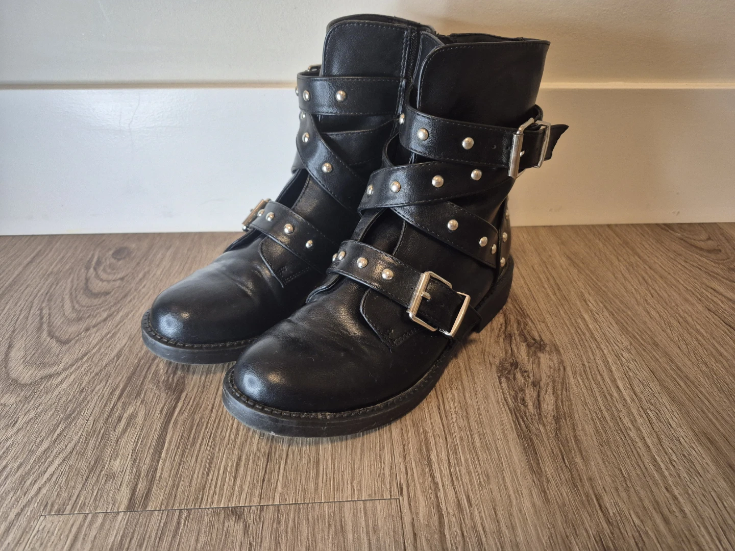 Used Black Studded Buckle Boots size 37