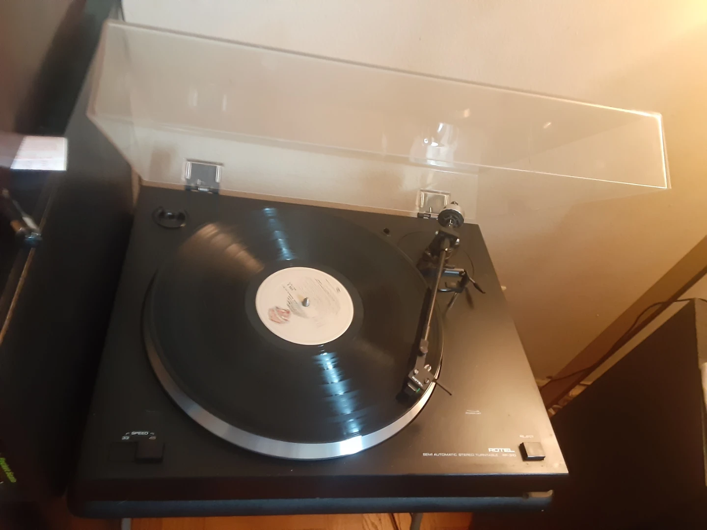 Rotel RP-310 Semi-Automatic Stereo Turntable!!