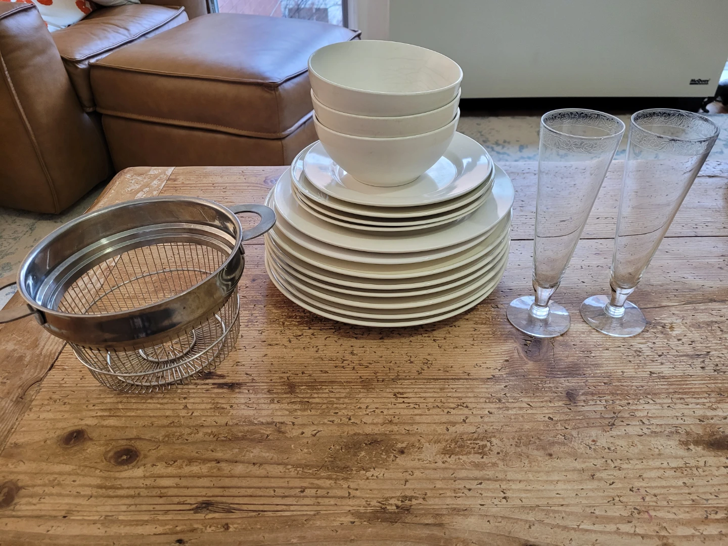Bowls, Plates with Strainer and Champagne Glasses - photo 2