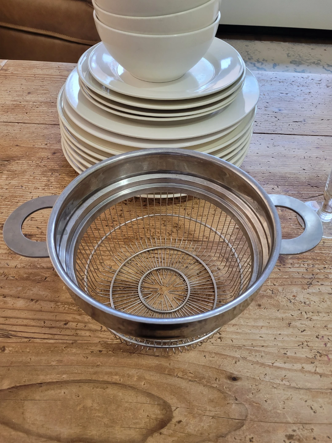Bowls, Plates with Strainer and Champagne Glasses - photo 4