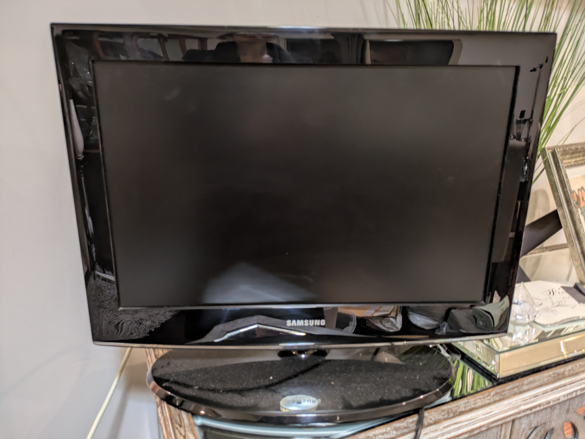 🏆 Samsung 22 inch LCD  TV