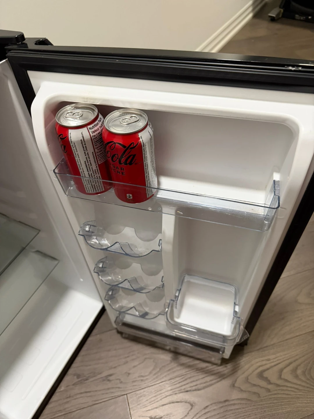 Hamilton Beach Mini Fridge - photo 3