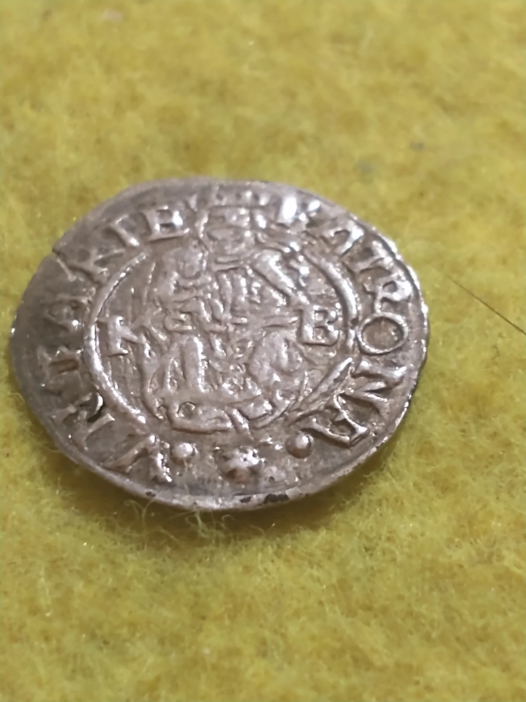 1571 AD Kingdom of Hungary Maximilian II silver denar - photo 4