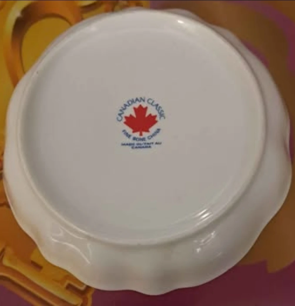 Canadian Classic Fine Bone China Bowl with Roses - photo 2