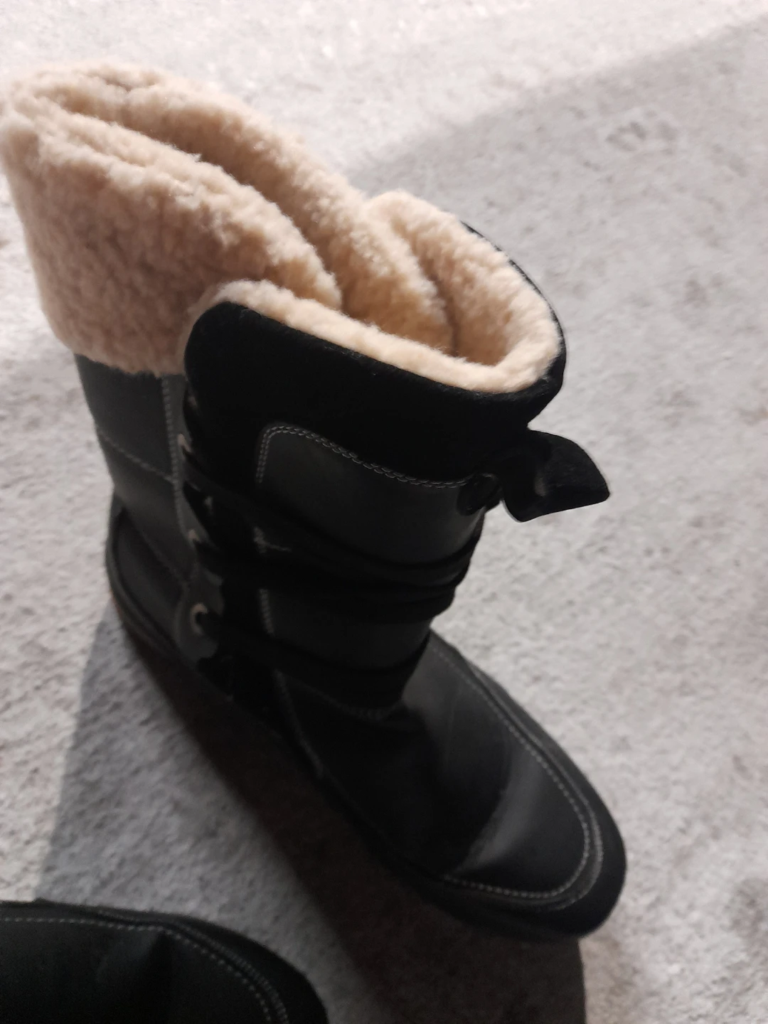 Black Winter Boots with Sherpa Lining 8.5-9 - photo 2