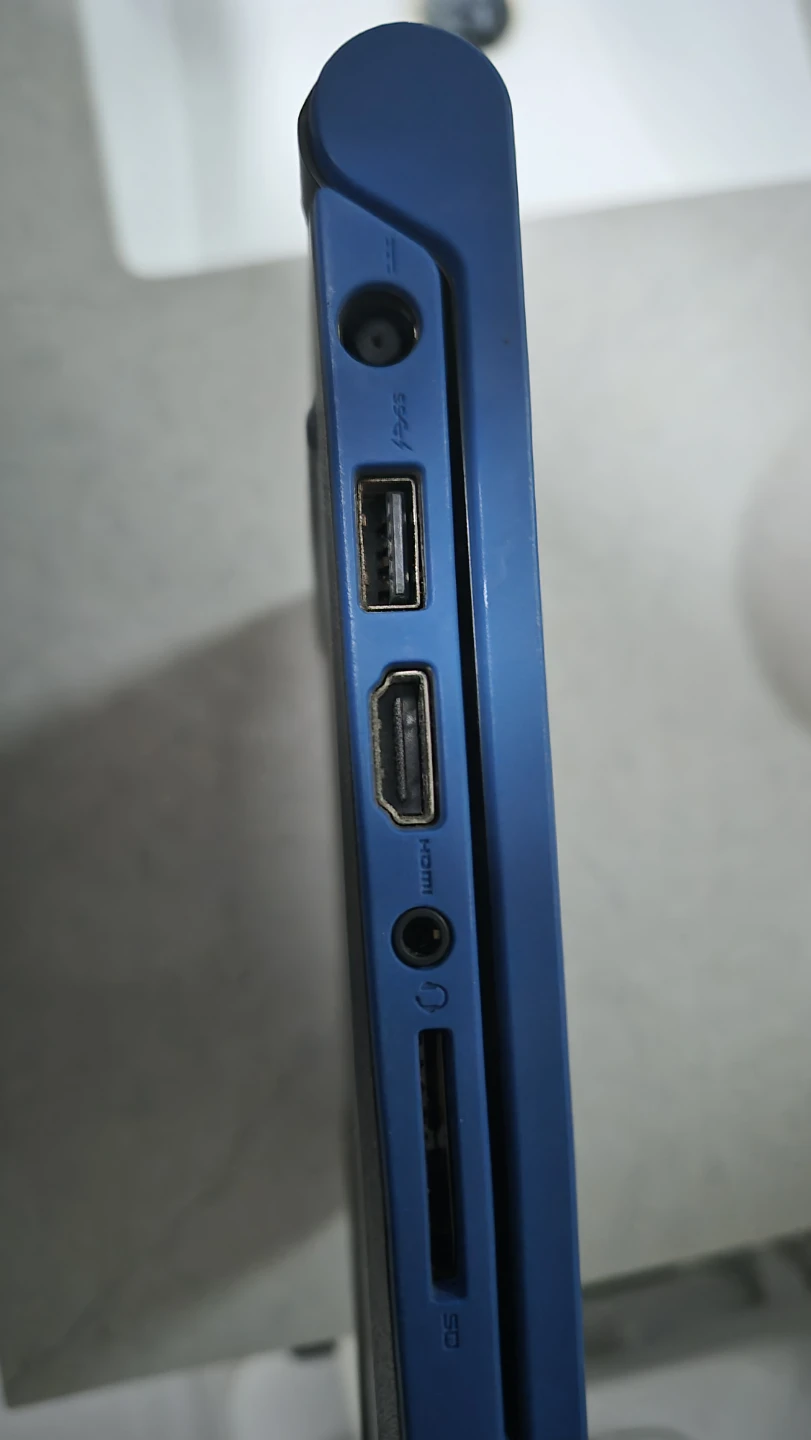Rugged Durable Blue/Black Dell Chromebook - photo 3