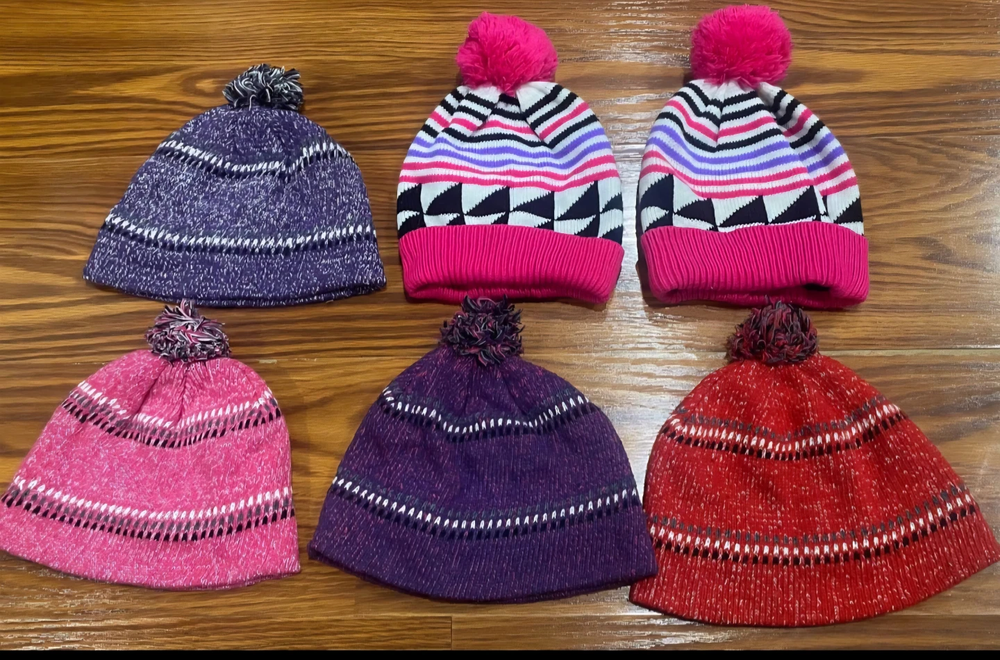 Lot of 6 Kids Beanies with Pom Poms🏆