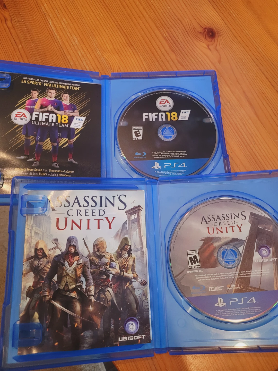 PlayStation 4 Console with 8 Games - photo 2
