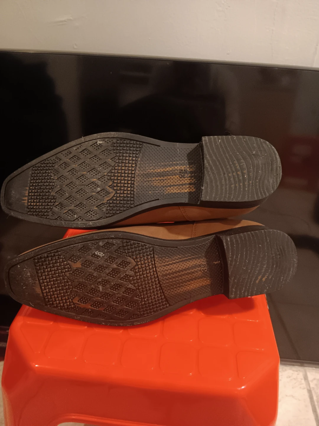 Brown Suede Chelsea Boots - photo 3