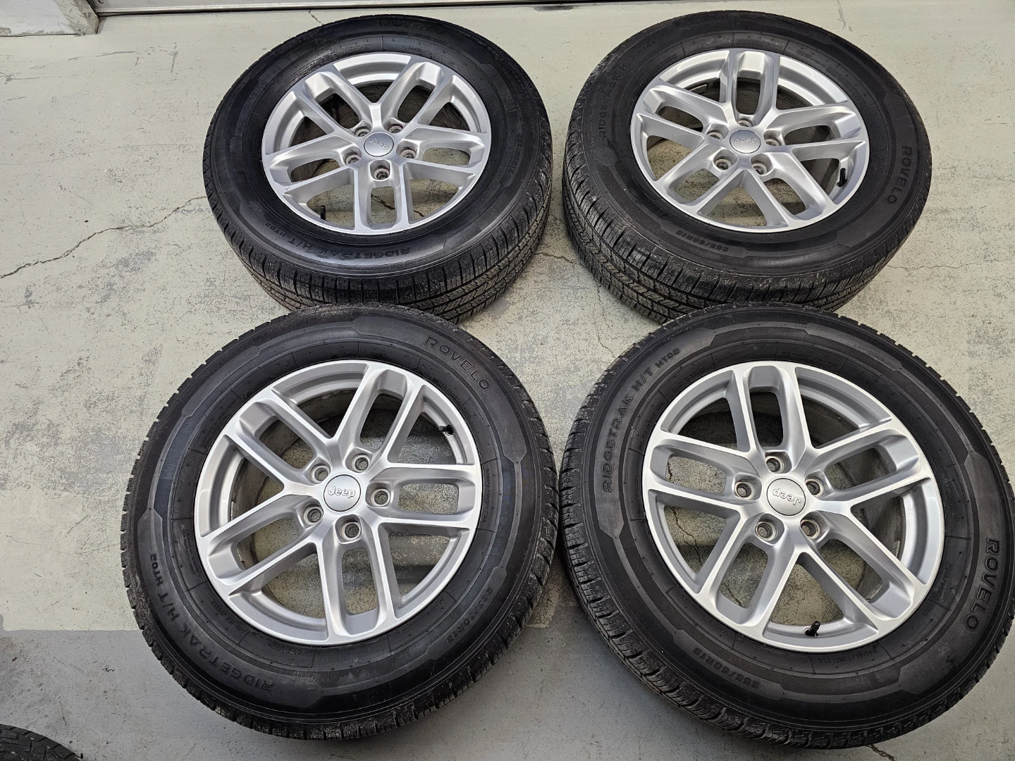 JEEP GRAND CHEROKEE O.E.M RIMS AND ALL SEASON TIRES 265/60 R18 - photo 4