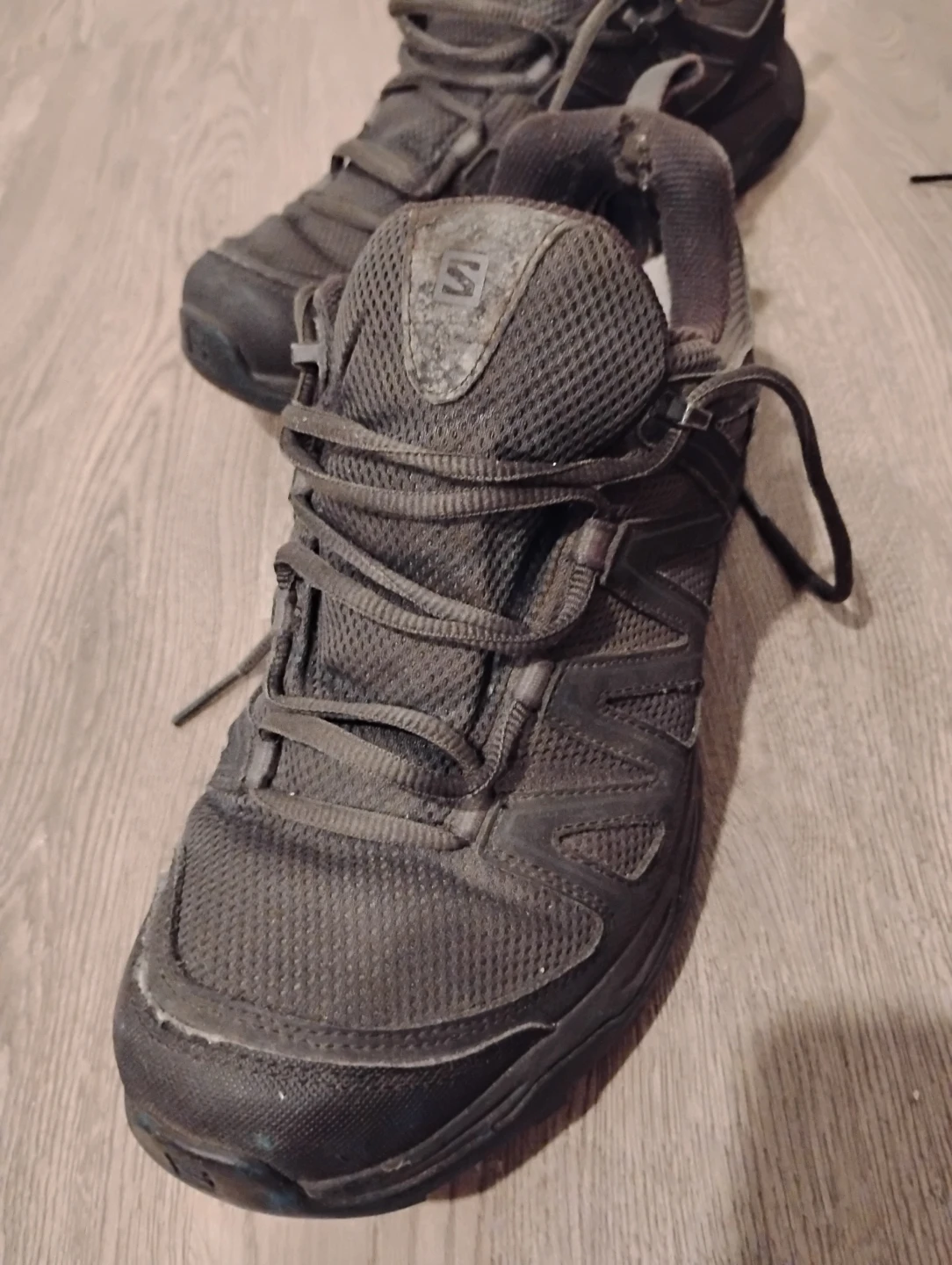 Used Salomon Men's Hiking Shoes 🏆 - photo 2